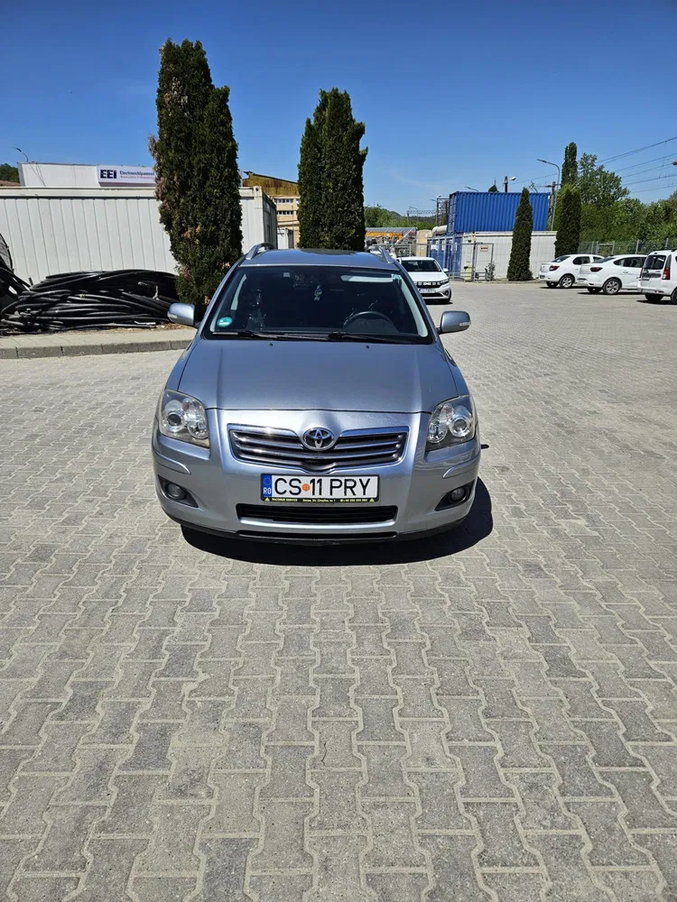 Fotografie: 2008 Toyota Avensis