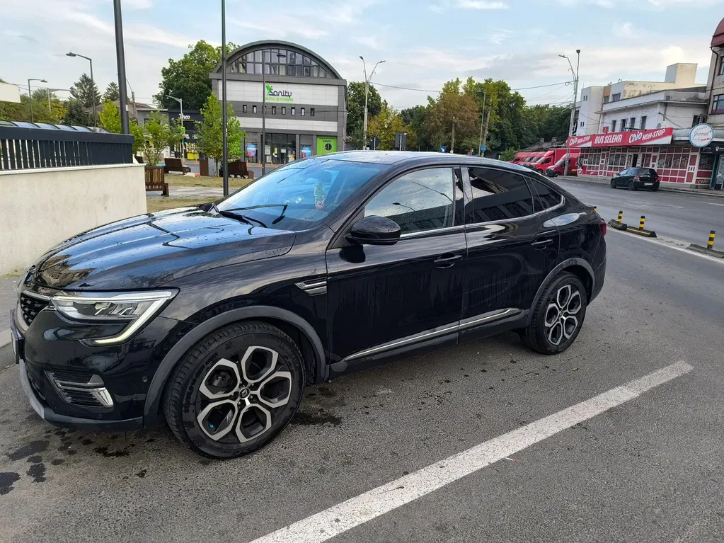 Fotografie: 2023 Renault Arkana