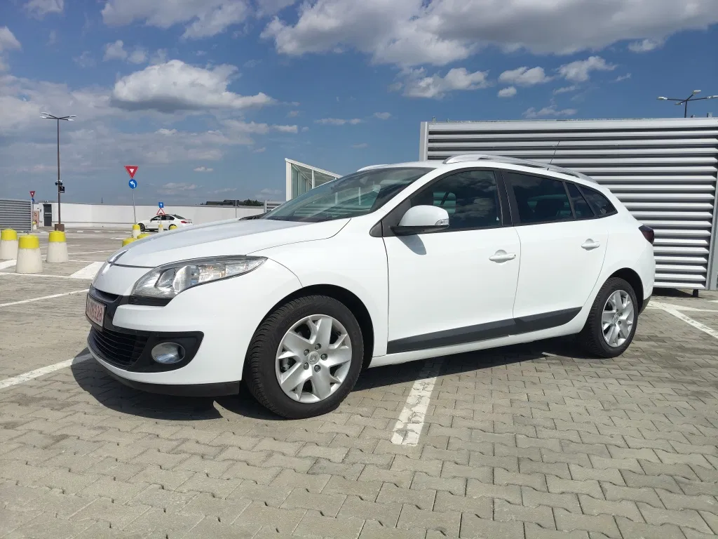 Fotografie: 2012 Renault Megane