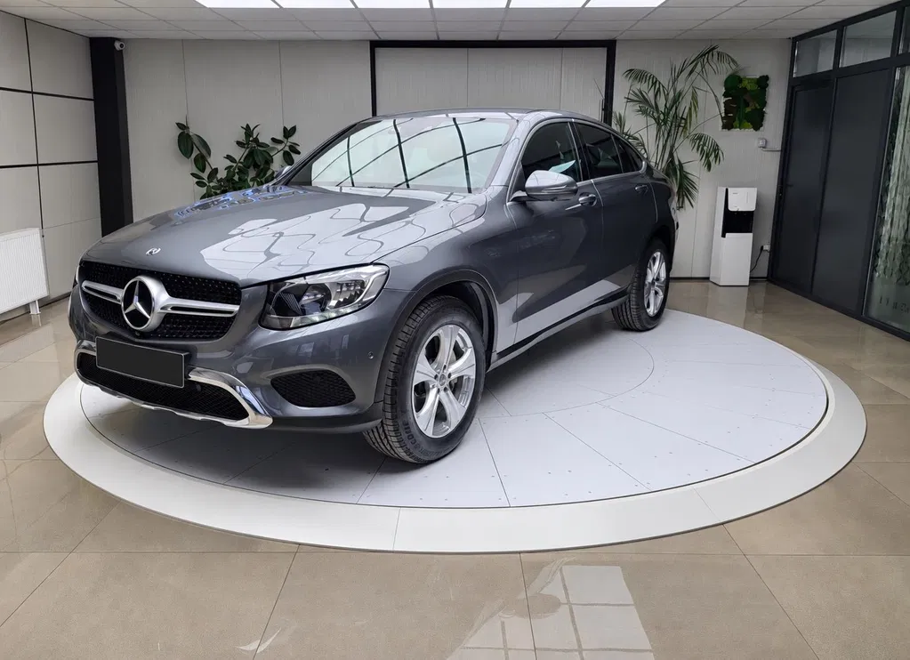 Fotografie: 2018 Mercedes-Benz GLC