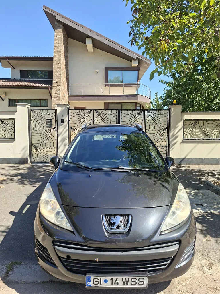 Fotografie: 2011 Peugeot 207