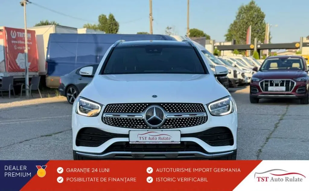 Fotografie: 2021 Mercedes-Benz GLC