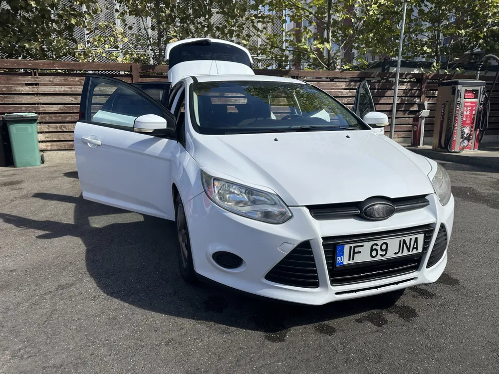 Fotografie: 2012 Ford Focus