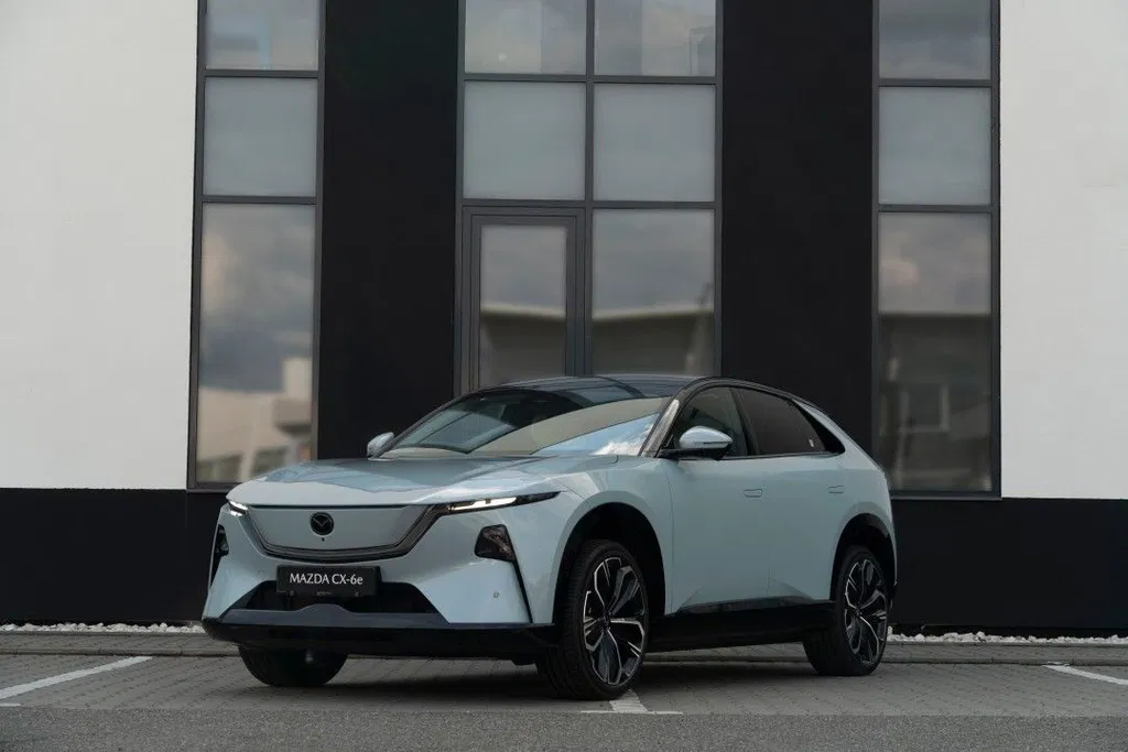 Fotografie: 2026 Mazda CX-6e