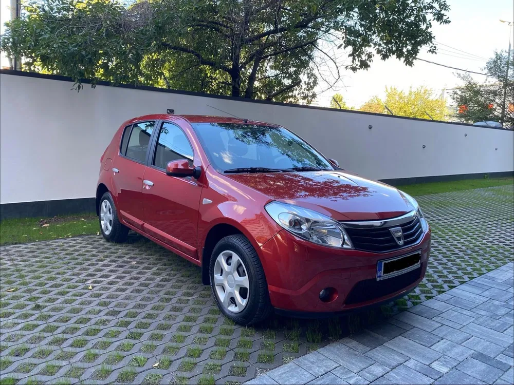 Fotografie: 2010 Dacia Solenza