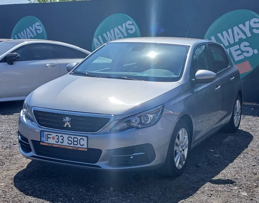 Fotografie: 2021 Peugeot 308