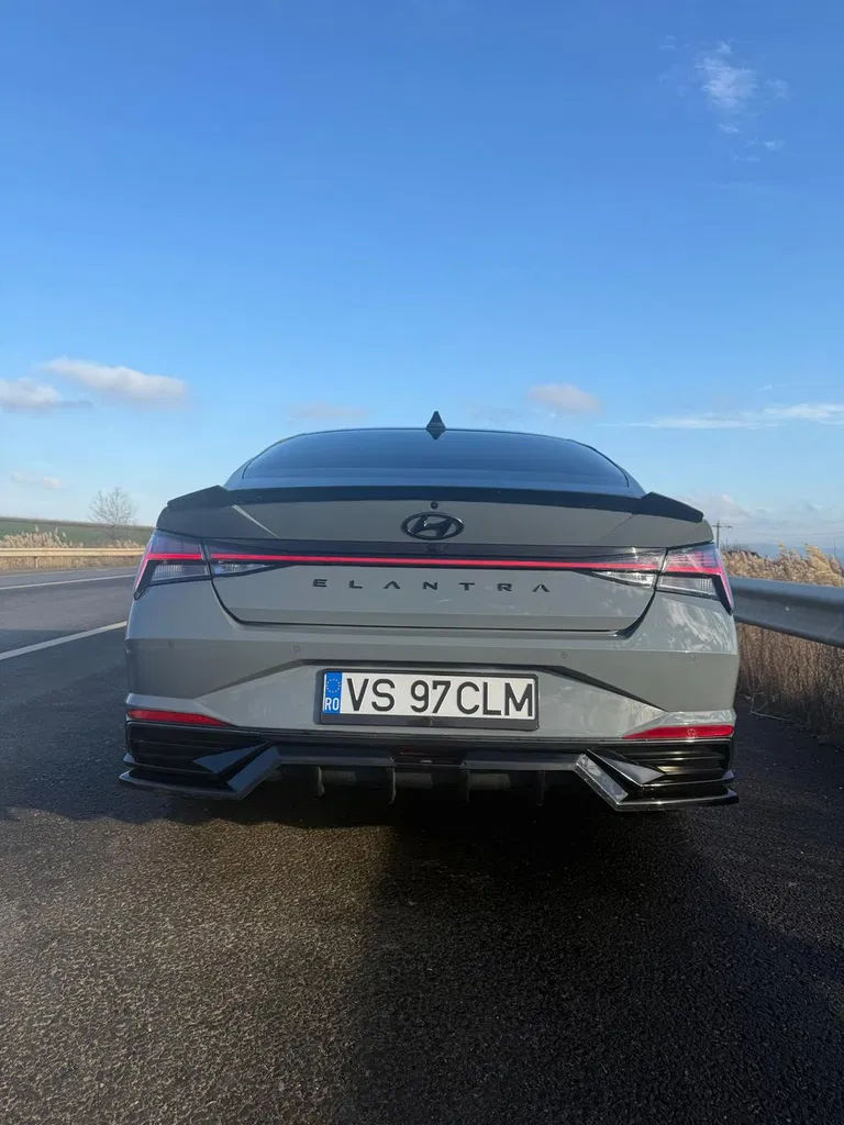 Fotografie: 2022 Hyundai Elantra