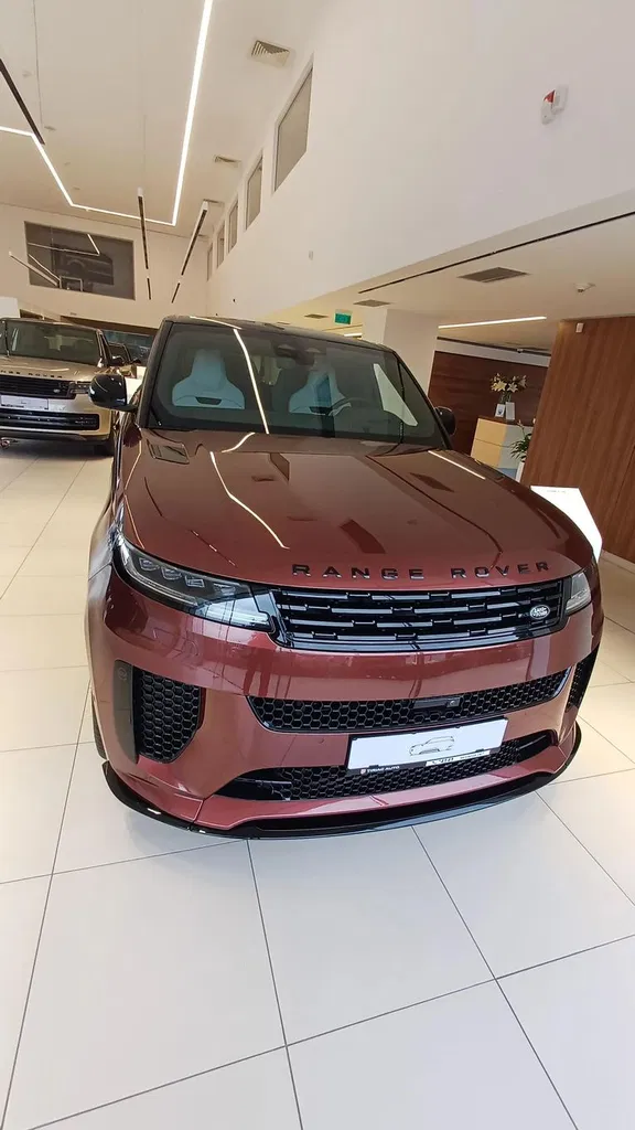 Fotografie: 2025 Land Rover Range Rover Sport