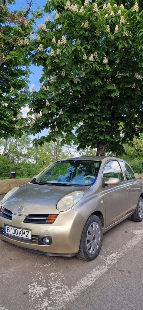 Fotografie: 2004 Nissan Micra