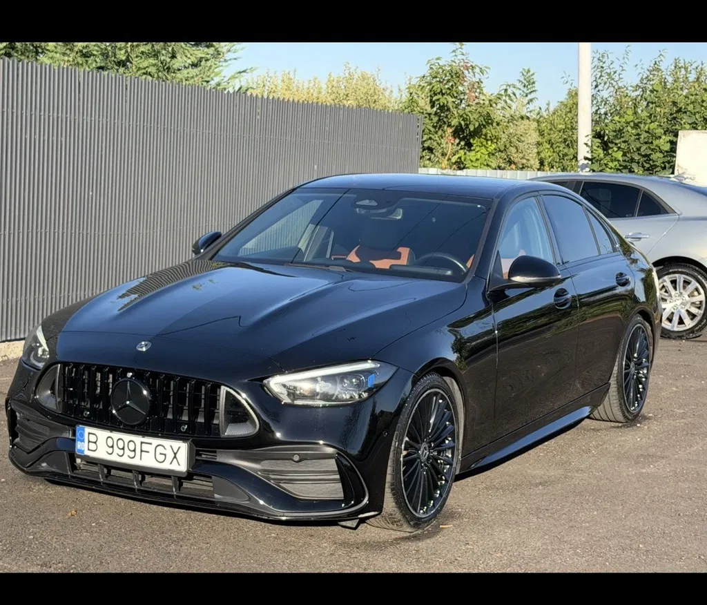 Fotografie: 2022 Mercedes-Benz C