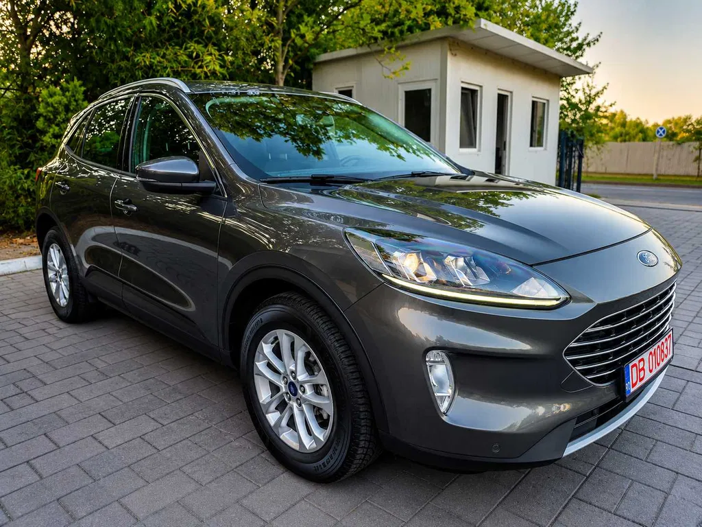 Fotografie: 2022 Ford Kuga