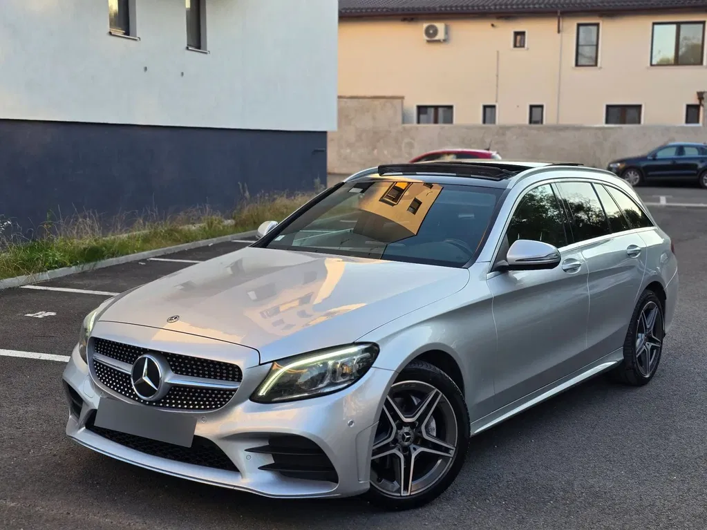 Fotografie: 2019 Mercedes-Benz C