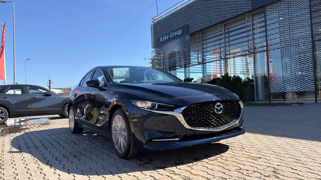 Fotografie: 2025 Mazda 3