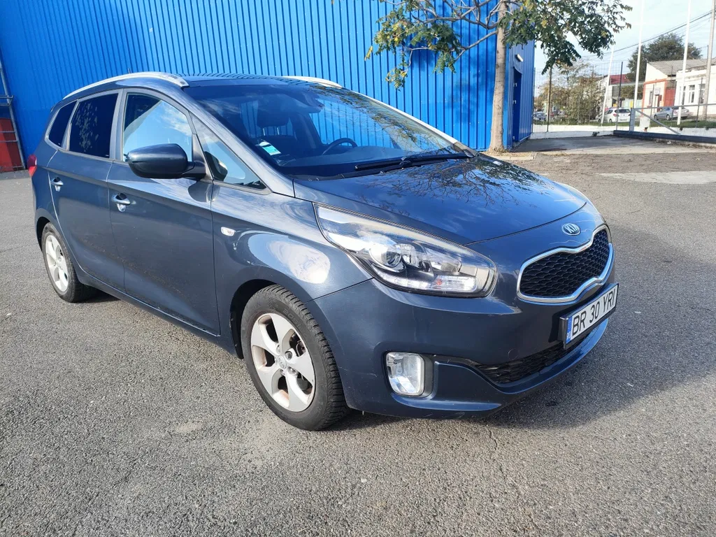 Fotografie: 2013 Kia Carens