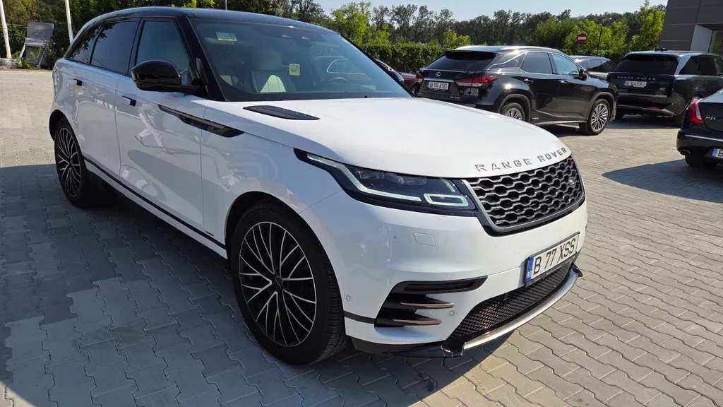 Fotografie: 2021 Land Rover Range Rover Velar