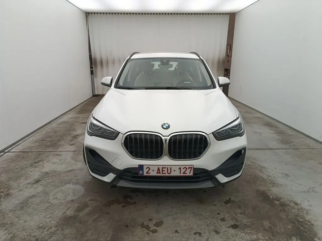 Fotografie: 2021 BMW X1