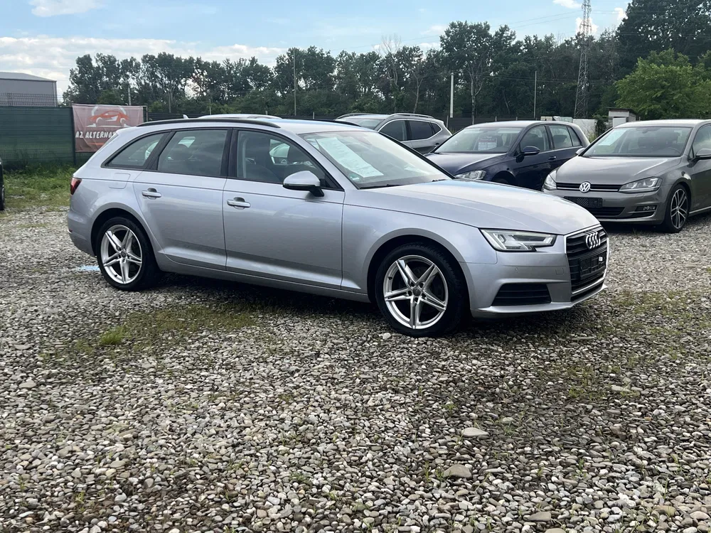 Fotografie: 2018 Audi A4 Limuzina