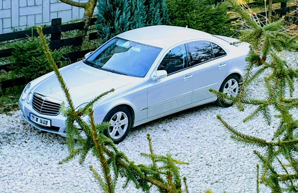 Fotografie: 2008 Mercedes-Benz E Class