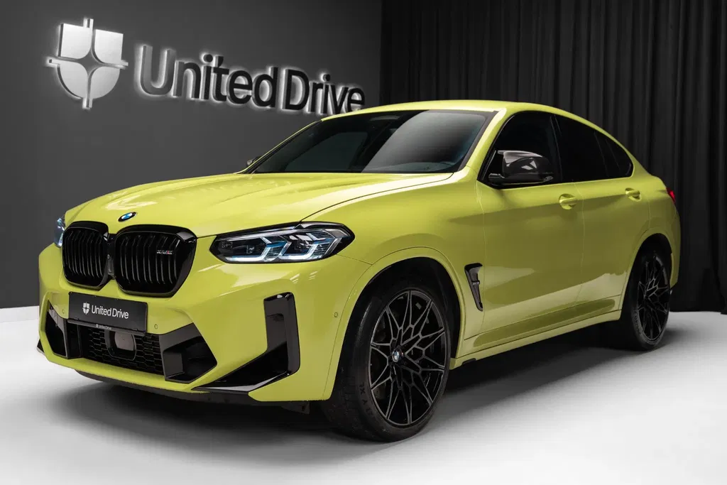 Fotografie: 2021 BMW X4