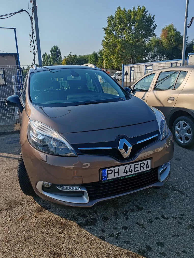 Fotografie: 2015 Renault Grand Scenic