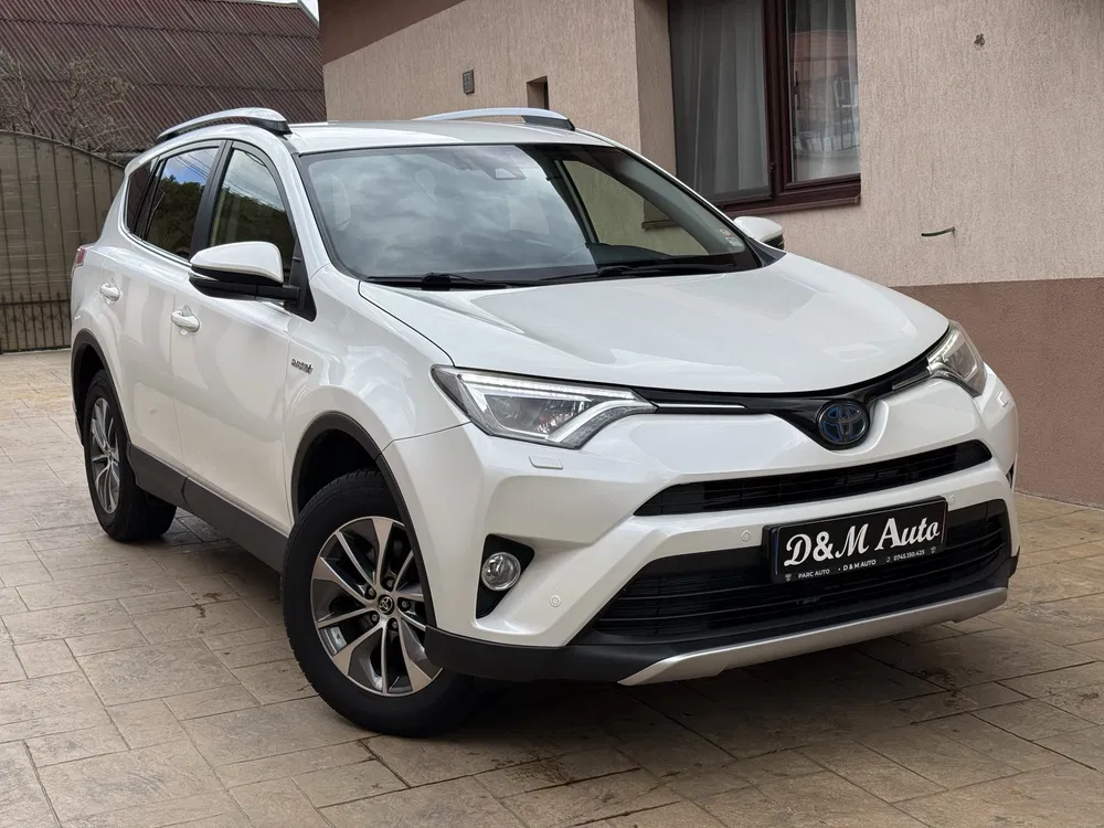 Fotografie: 2016 Toyota RAV-4