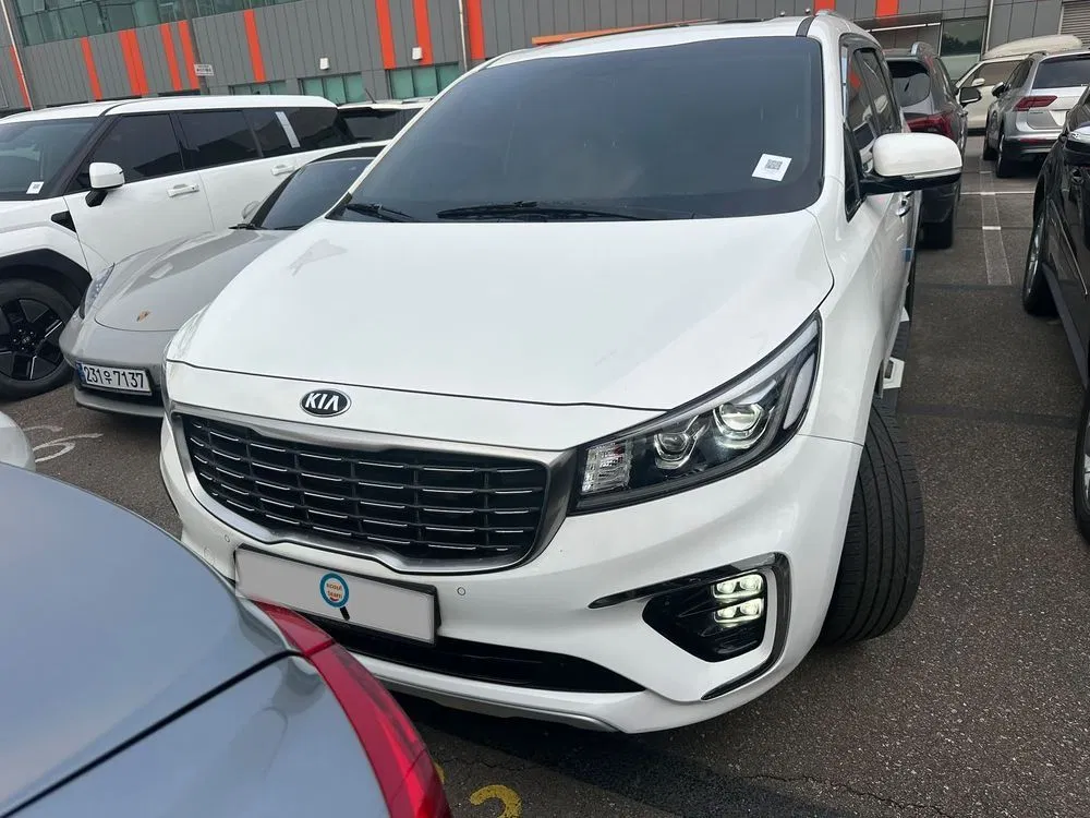 Fotografie: 2020 Kia Carnival