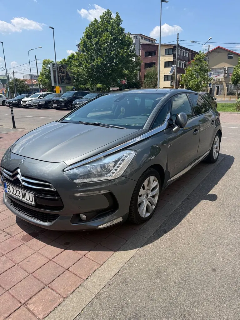 Fotografie: 2013 Citroen DS5