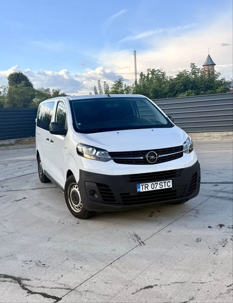 Fotografie: 2022 Opel Vivaro