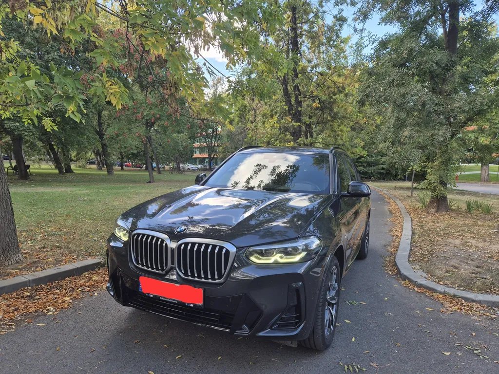 Fotografie: 2023 BMW X3