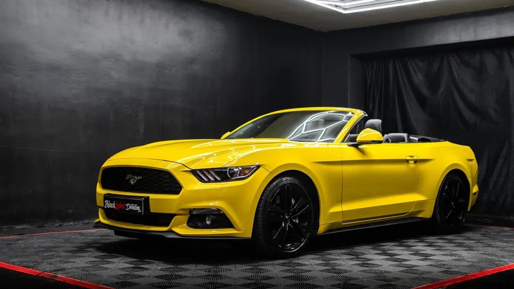 Fotografie: 2017 Ford Mustang