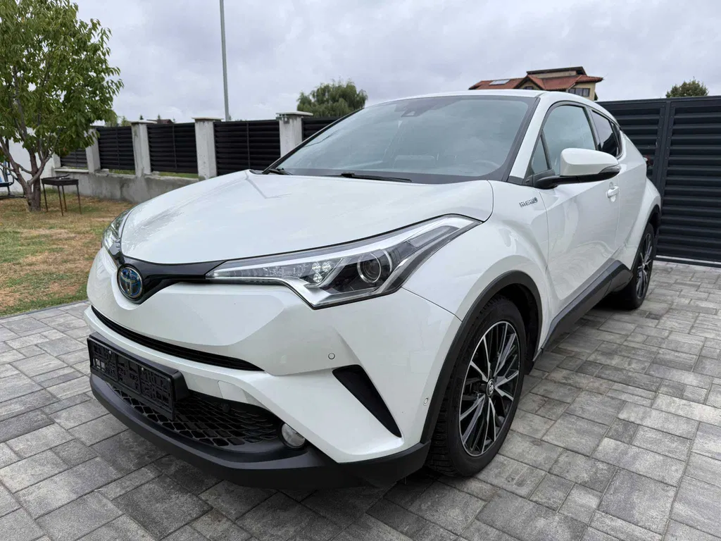 Fotografie: 2017 Toyota C-HR