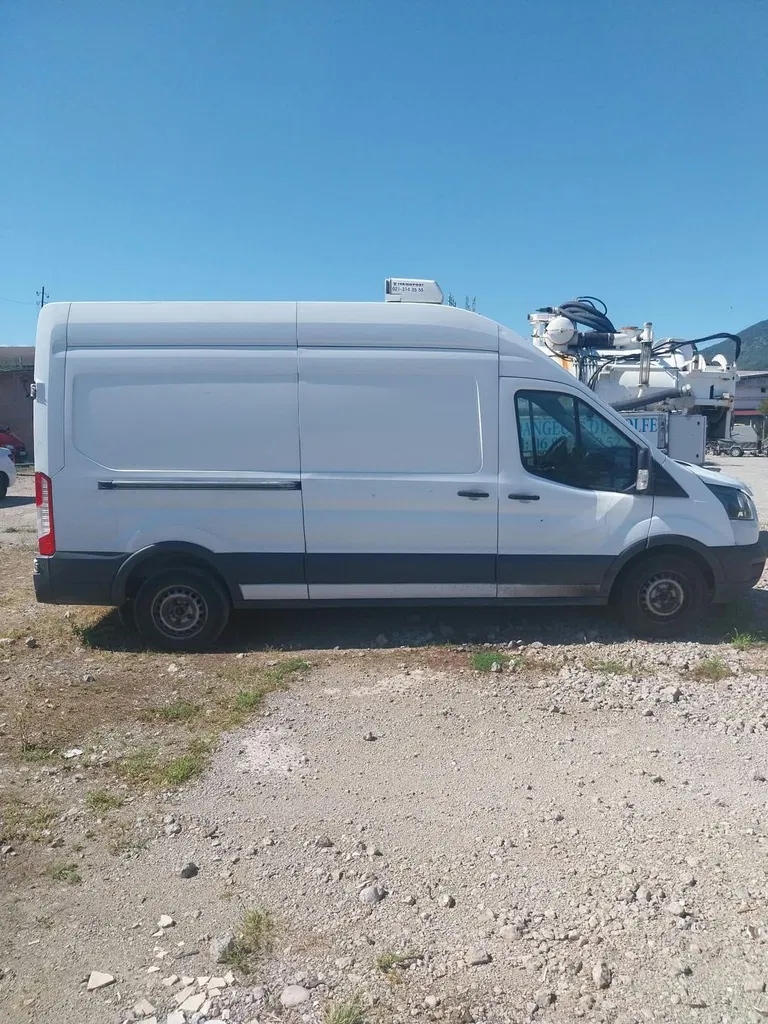 Fotografie: 2018 Ford Transit