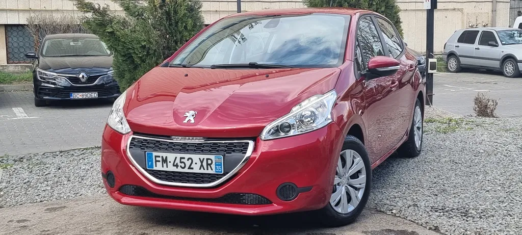 Fotografie: 2014 Peugeot 208