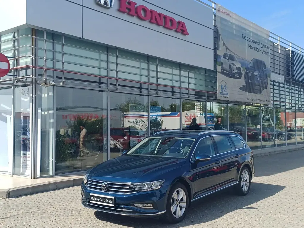 Fotografie: 2022 Volkswagen Passat