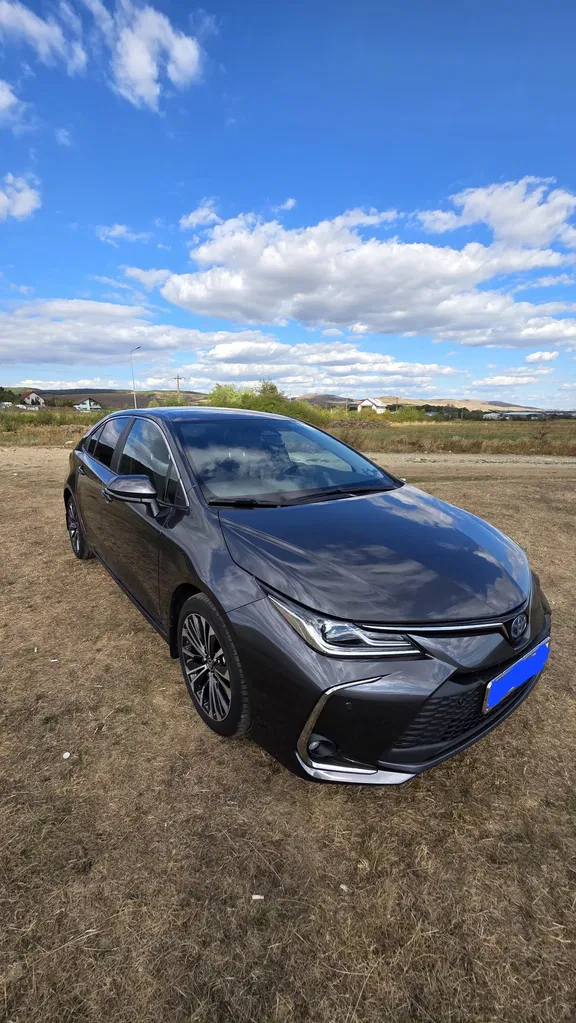 Fotografie: 2024 Toyota Corolla