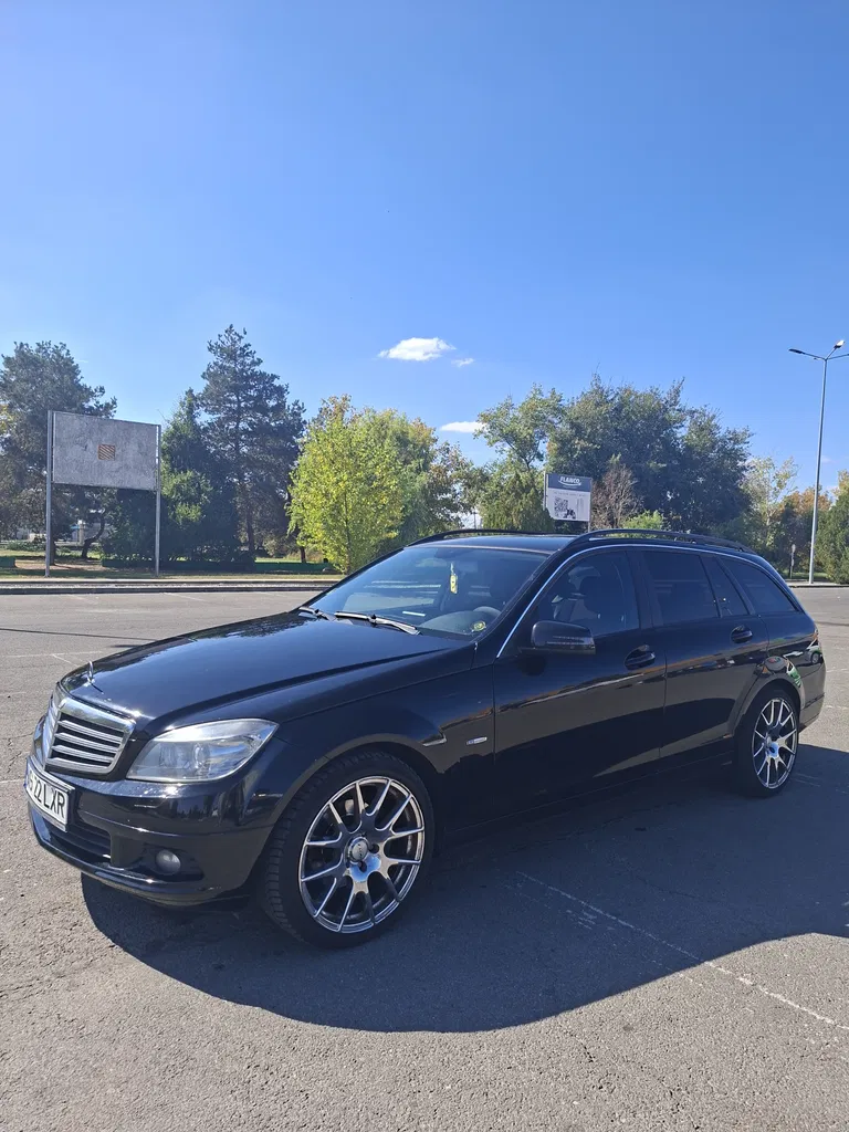 Fotografie: 2011 Mercedes-Benz C