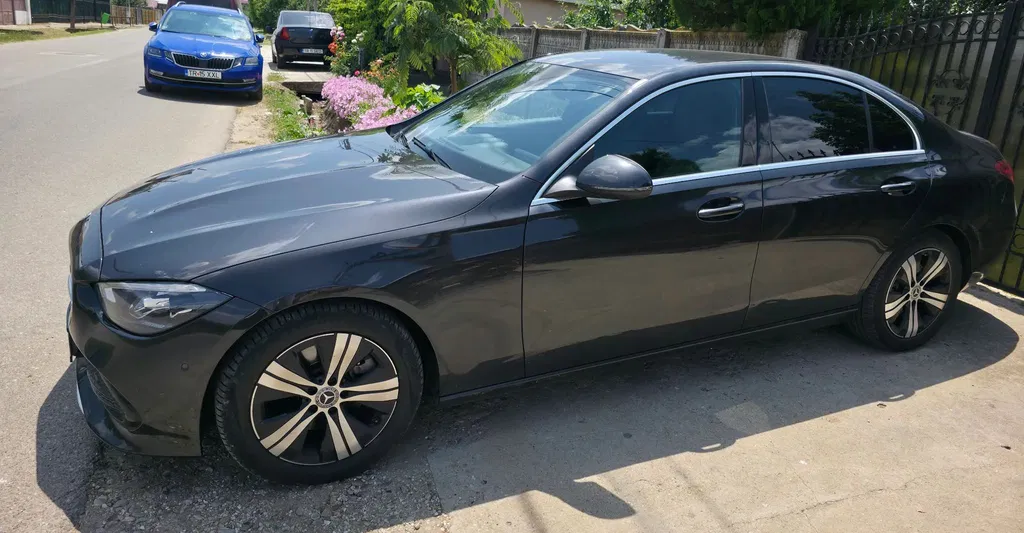 Fotografie: 2021 Mercedes-Benz C
