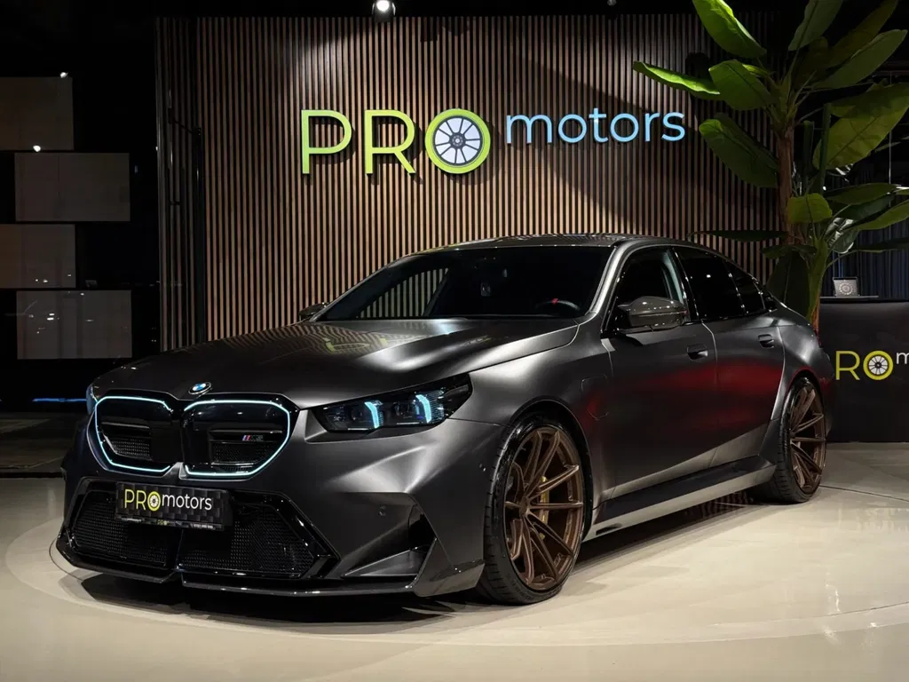 Fotografie: 2024 BMW M5