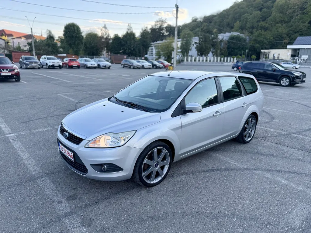Fotografie: 2010 Ford Focus