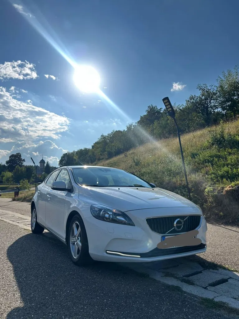 Fotografie: 2017 Volvo V40