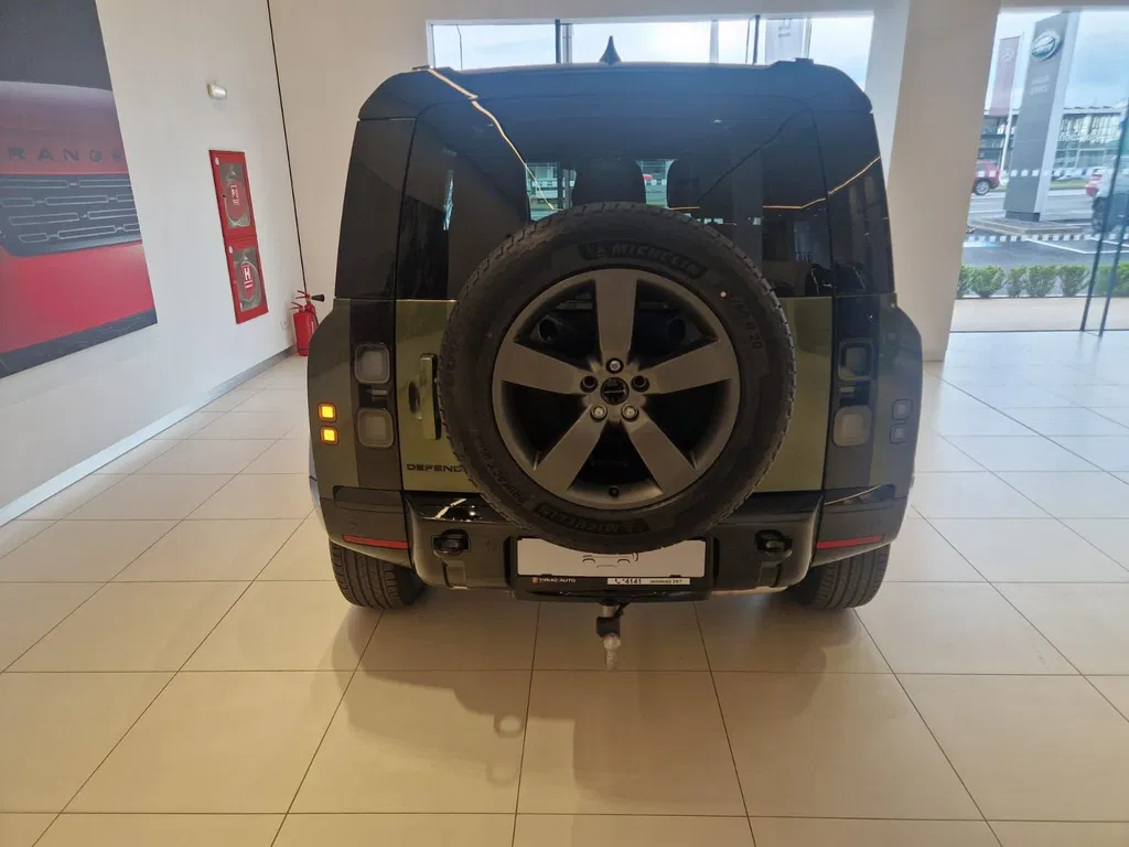 Fotografie: 2025 Land Rover Defender