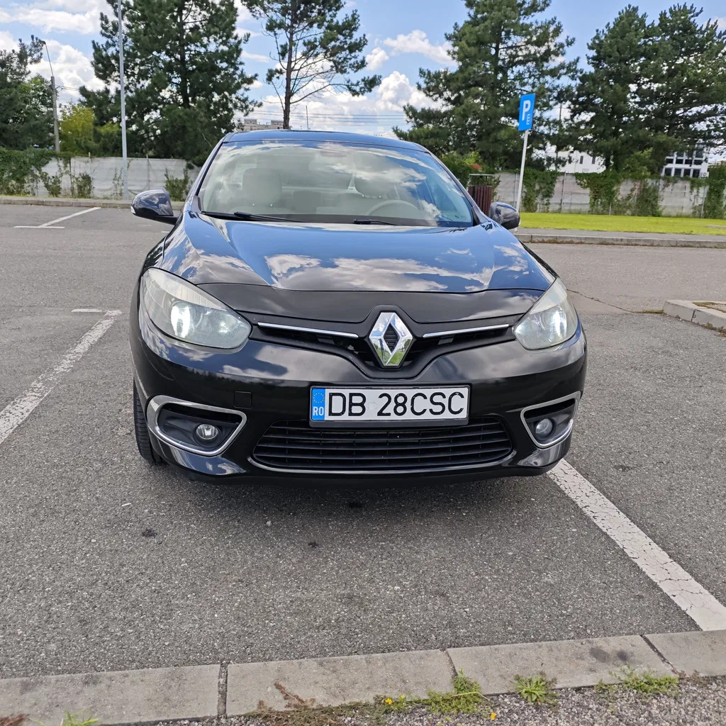 Fotografie: 2010 Renault Fluence
