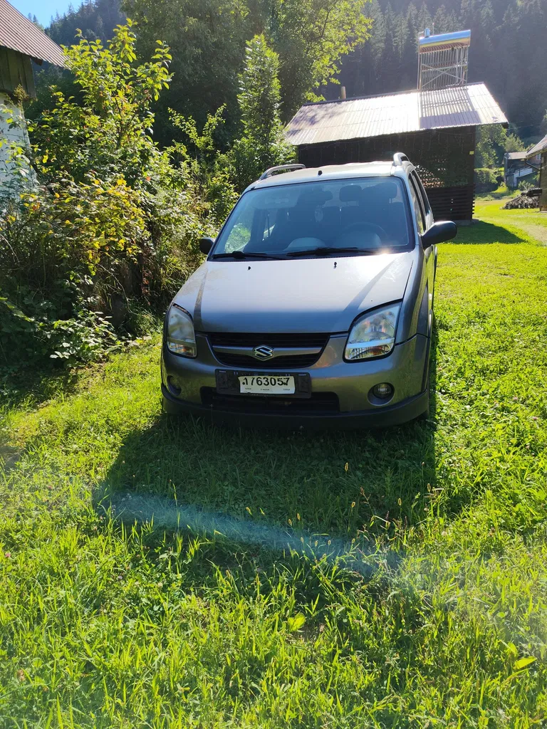 Fotografie: 2006 Suzuki Ignis