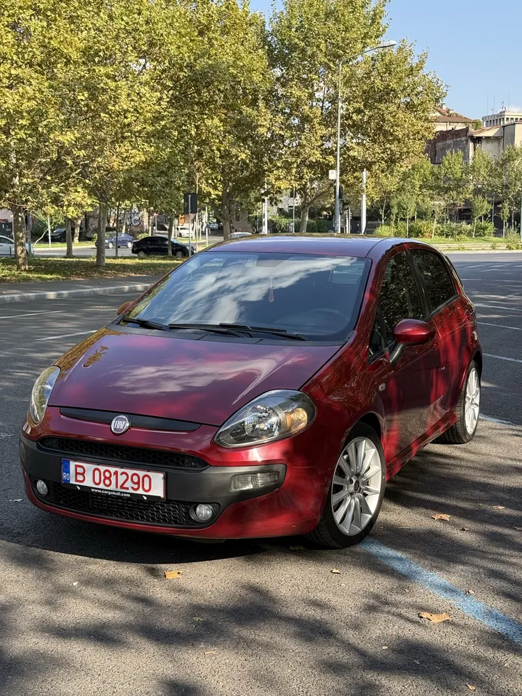 Fotografie: 2011 Fiat Punto