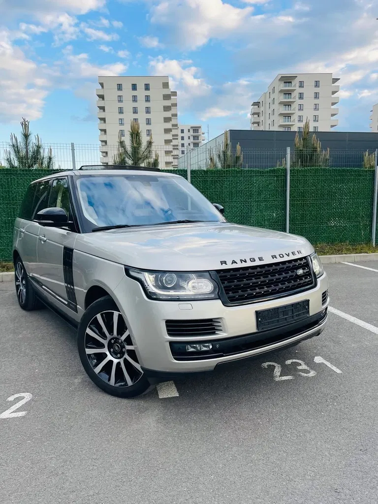 Fotografie: 2015 Land Rover Range Rover Vogue