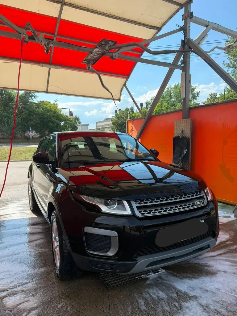 Fotografie: 2016 Land Rover Range Rover Evoque